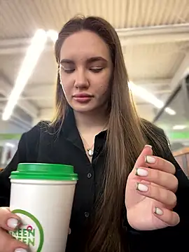 Holly Molii online show from December 6, 2024, 5:20 am