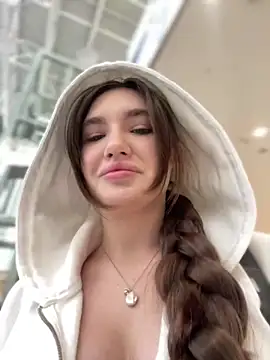 Holly Molii online show from January 16, 2025, 5:32 am