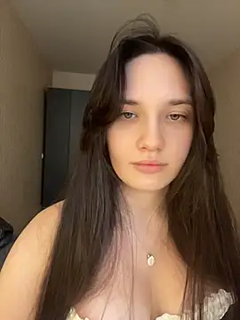 Holly Molii online show from June 25, 2026, 12:42 pm