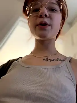 Snapshot of foxy_ana13 chatting on October 19, 2025, 10:43 pm foxy ana13 online show from October 19, 2025, 10:43 pm