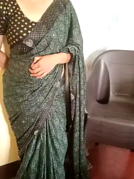 Snapshot of yourtamilcouple chatting on January 6, 2025, 6:14 am yourtamilcouple online show from January 6, 2025, 6:14 am