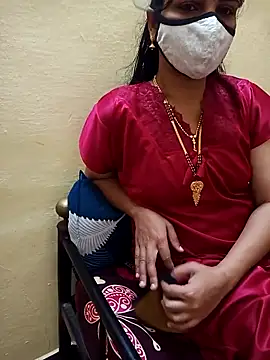 Snapshot of yourtamilcouple chatting on March 13, 2025, 5:18 pm yourtamilcouple online show from March 13, 2025, 5:18 pm