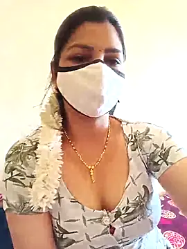 Snapshot of yourtamilcouple chatting on March 15, 2025, 6:47 am yourtamilcouple online show from March 15, 2025, 6:47 am