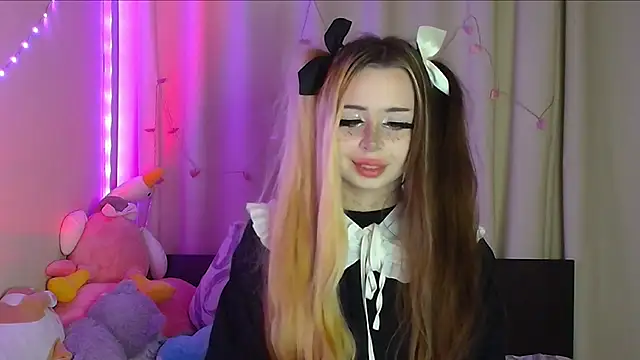 suemeow online show from March 13, 2025, 3:33 am