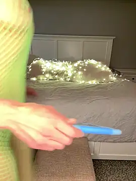 Naughty pussy2cum online show from December 10, 2024, 3:09 am