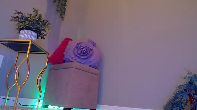 Naughty pussy2cum online show from December 30, 2024, 10:21 am