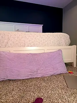 Naughty pussy2cum online show from September 13, 2025, 9:09 am