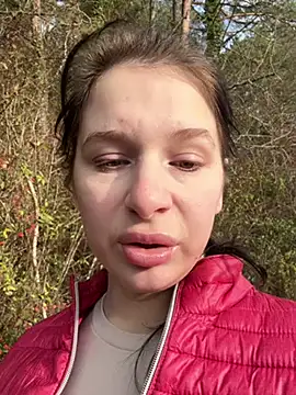 Snapshot of Alice_Leigh chatting on December 3, 2024, 1:10 pm Alice Leigh online show from December 3, 2024, 1:10 pm
