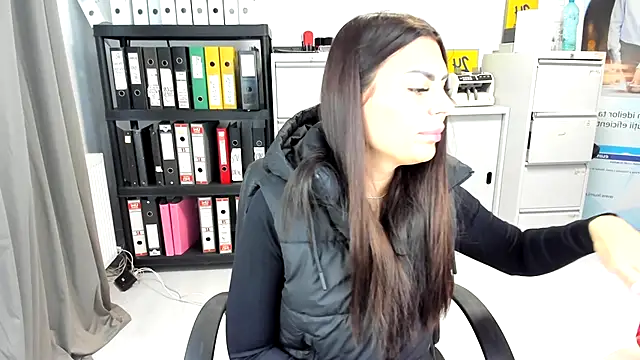 kilenyapatrice online show from October 3, 2025, 10:45 am