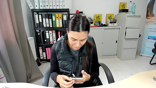 kilenyapatrice online show from October 13, 2025, 10:59 am