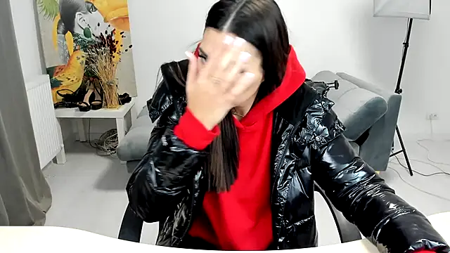 kilenyapatrice online show from December 22, 2025, 12:13 pm