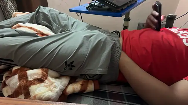 Snapshot of sexyboy09 chatting on October 25, 2025, 6:43 am sexyboy09 online show from October 25, 2025, 6:43 am