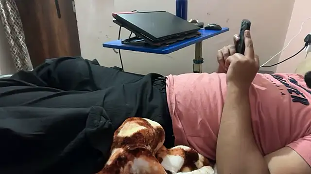 sexyboy09 online show from October 31, 2025, 5:25 pm