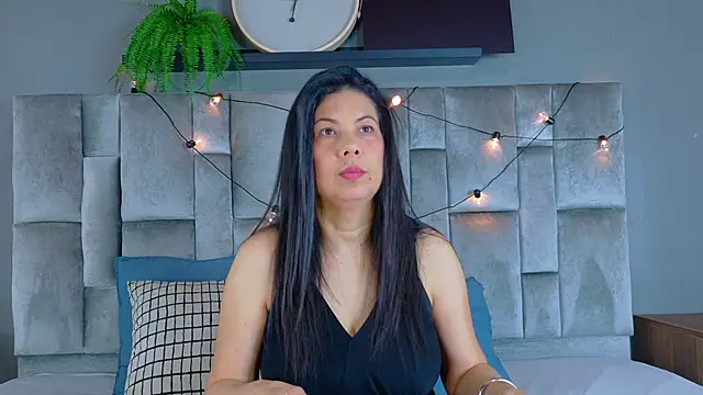 Snapshot of JaylaScott__ chatting on April 4, 2026, 11:40 am JaylaScott online show from April 4, 2026, 11:40 am