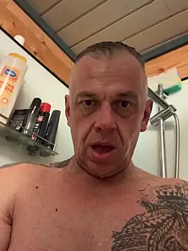 Snapshot of JakubW79 chatting on October 18, 2025, 3:31 am JakubW79 online show from October 18, 2025, 3:31 am