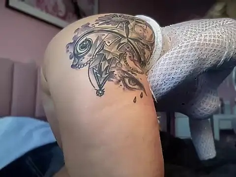 Tinkerbell10 online show from September 17, 2025, 1:02 pm