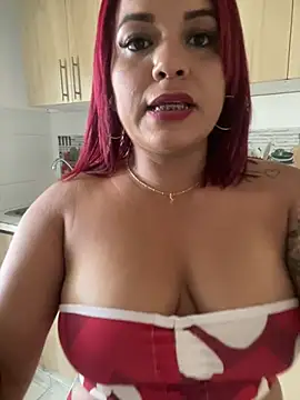 Snapshot of EmmaHot chatting on February 6, 2025, 3:31 pm EmmaHot online show from February 6, 2025, 3:31 pm