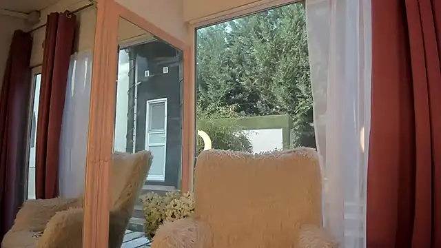 Snapshot of Mia__Milan chatting on October 10, 2025, 6:34 am Mia  Milan online show from October 10, 2025, 6:34 am