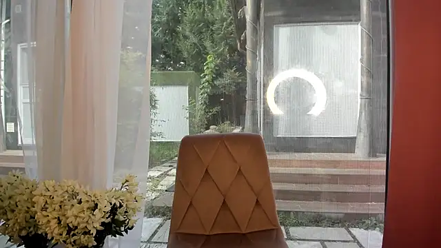 Snapshot of Mia__Milan chatting on October 23, 2025, 8:02 am Mia  Milan online show from October 23, 2025, 8:02 am