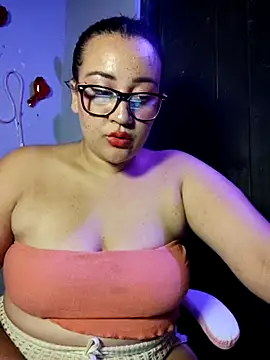 Snapshot of alexxaa96 chatting on February 13, 2025, 2:42 pm alexxaa96 online show from February 13, 2025, 2:42 pm