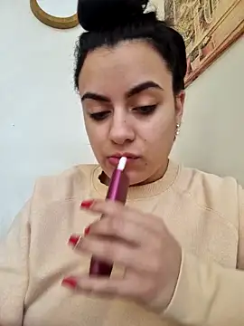 Snapshot of ElyzaIbarra chatting on March 21, 2025, 6:38 am ElyzaIbarra online show from March 21, 2025, 6:38 am