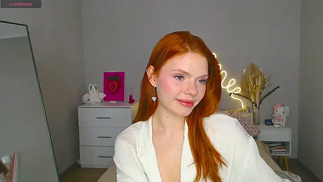 Red  Candy online show from February 13, 2025, 12:54 pm