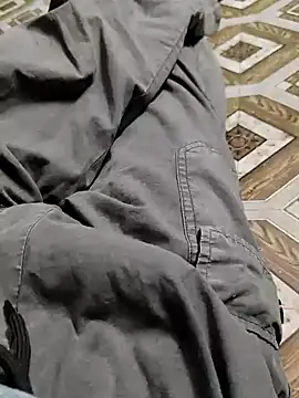 Snapshot of William390 chatting on December 9, 2024, 6:03 pm William390 online show from December 9, 2024, 6:03 pm