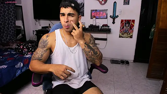 Snapshot of cJuan111 chatting on March 23, 2025, 1:09 am cJuan111 online show from March 23, 2025, 1:09 am