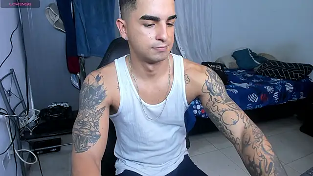 Snapshot of cJuan111 chatting on November 20, 2025, 12:55 am cJuan111 online show from November 20, 2025, 12:55 am