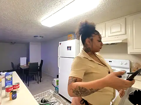 Snapshot of GoddessNih chatting on January 6, 2026, 6:06 am GoddessNih online show from January 6, 2026, 6:06 am