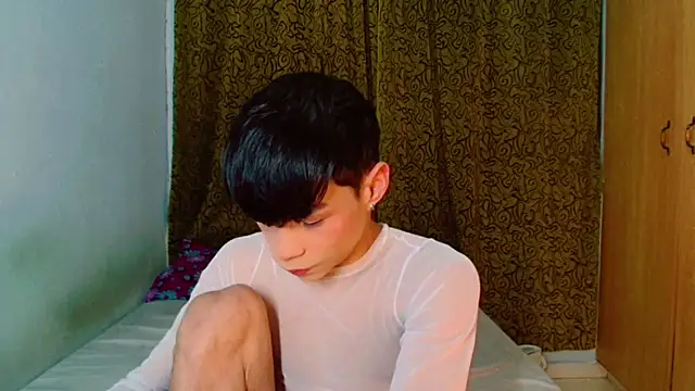 Snapshot of femboykeene chatting on November 20, 2025, 10:42 pm femboykeene online show from November 20, 2025, 10:42 pm