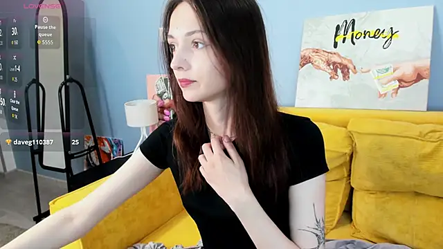 Snapshot of Kira_Ke11y chatting on September 18, 2025, 4:47 am Kira Ke11y online show from September 18, 2025, 4:47 am