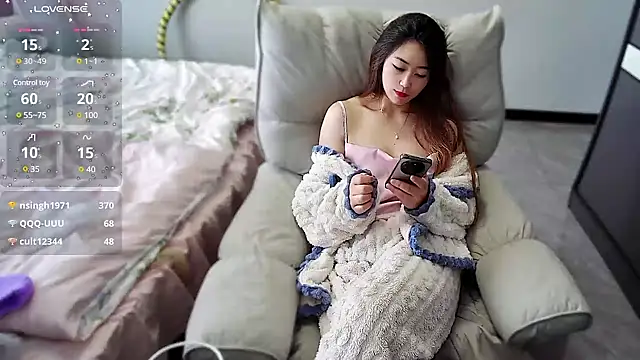 Feifei-cn online show from March 4, 2025, 5:00 am