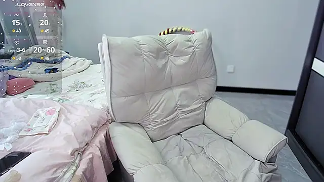 Feifei-cn online show from March 5, 2025, 12:38 am