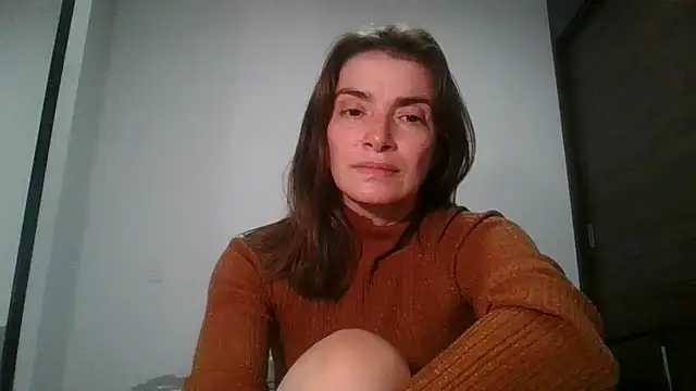 Snapshot of Liloo8923 chatting on January 21, 2025, 11:34 pm Liloo8923 online show from January 21, 2025, 11:34 pm