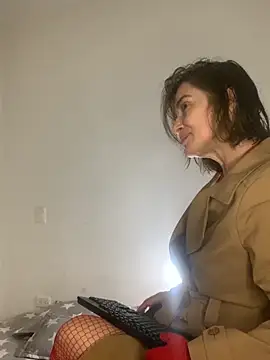 Liloo8923 online show from October 13, 2025, 1:27 am