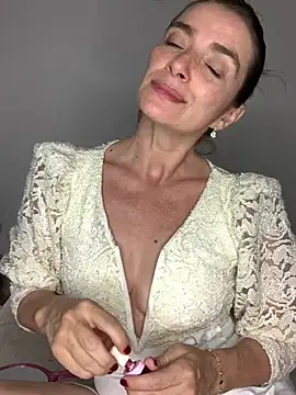 Liloo8923 online show from February 4, 2026, 3:12 am