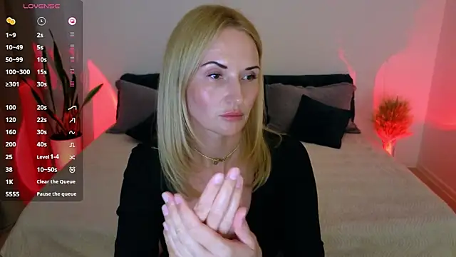 AlisssaRose online show from September 18, 2025, 7:05 pm