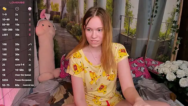 MarryJanes online show from December 15, 2024, 4:26 pm