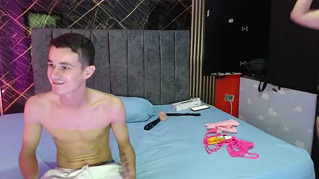 dirty couple22 online show from June 17, 2026, 2:29 pm