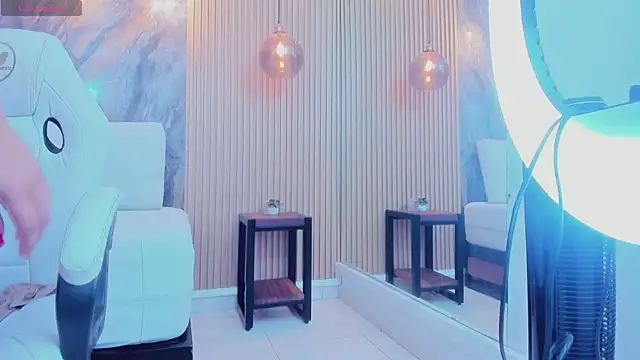 ella harper online show from September 30, 2025, 2:38 am