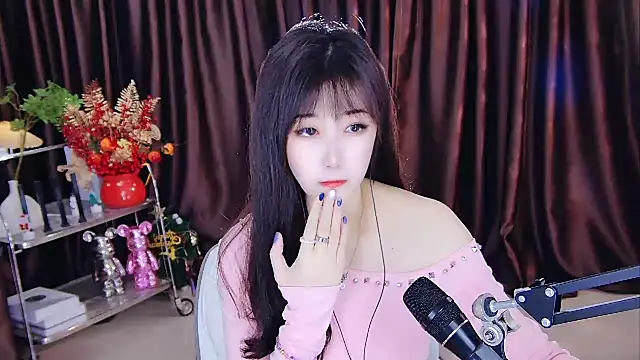 xiaoya666--baby online show from February 14, 2025, 2:33 pm