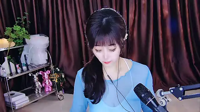 xiaoya666--baby online show from February 18, 2025, 2:38 pm