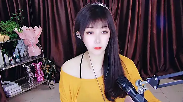 xiaoya666--baby online show from March 7, 2025, 2:45 pm