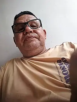 Snapshot of catatunboculion chatting on December 24, 2024, 3:05 pm catatunboculion online show from December 24, 2024, 3:05 pm
