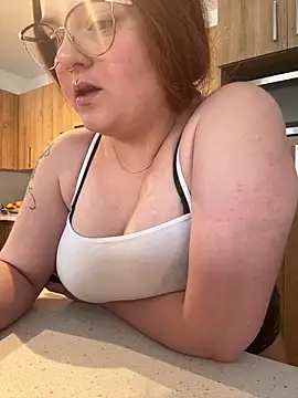Snapshot of Sweetleeahxx chatting on March 19, 2025, 12:56 pm Sweetleeahxx online show from March 19, 2025, 12:56 pm