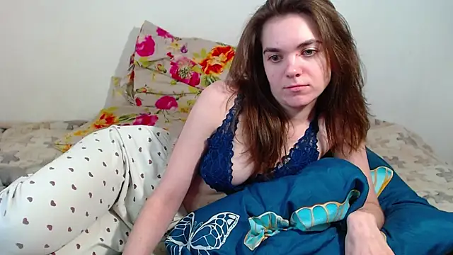 SallyMkn online show from May 3, 2026, 4:02 pm