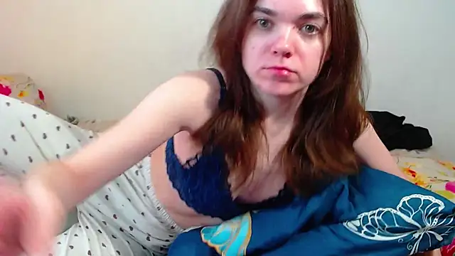SallyMkn online show from May 5, 2026, 12:02 pm