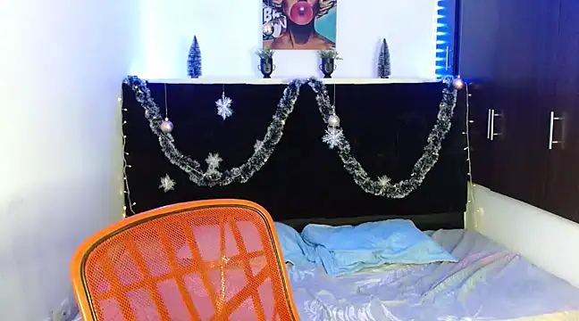 Miapeyton online show from December 6, 2024, 3:11 pm