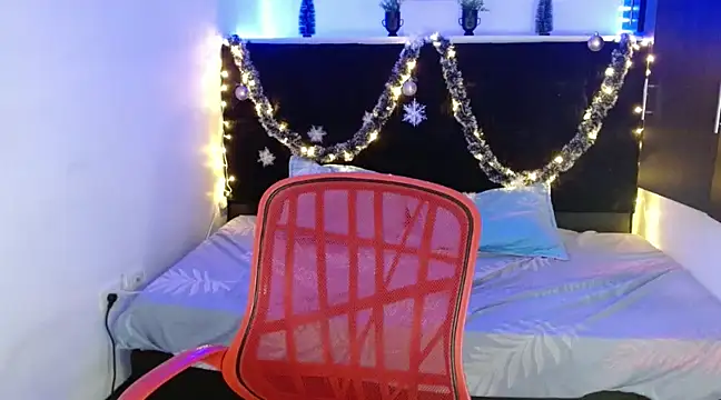 Miapeyton online show from December 11, 2024, 5:48 pm